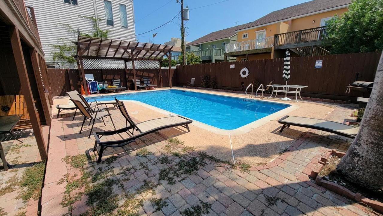 Cozy 2 Bedroom With Big Pool - Campeche Triplex Unit C Home South Padre Island Exteriör bild