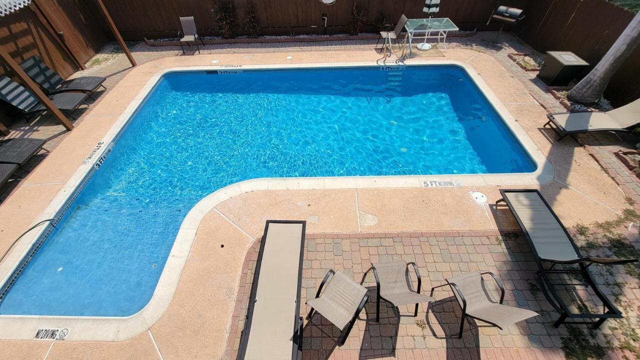 Cozy 2 Bedroom With Big Pool - Campeche Triplex Unit C Home South Padre Island Exteriör bild