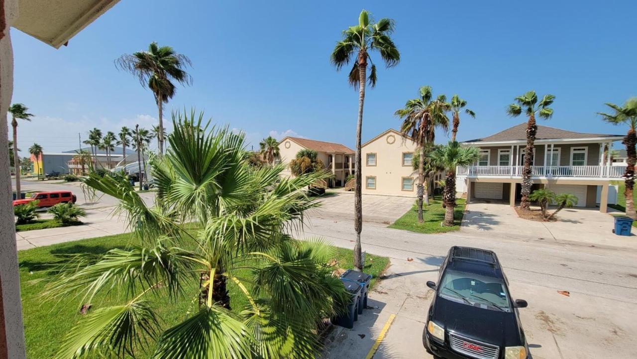 Cozy 2 Bedroom With Big Pool - Campeche Triplex Unit C Home South Padre Island Exteriör bild